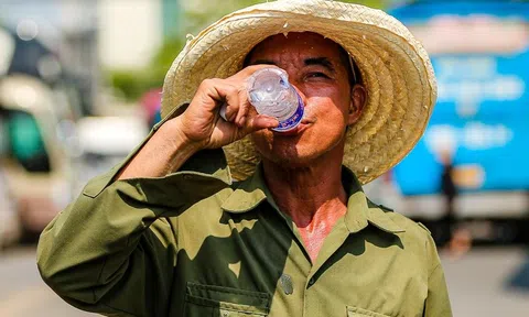 Bắc Bộ nắng nóng gay gắt, oi bức ngột ngạt đến đêm