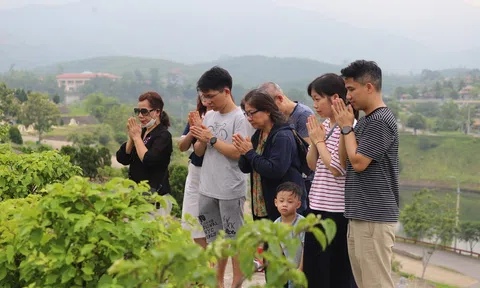Ngày Gia đình Việt Nam: Chuyến đi đặc biệt của nhiều gia đình để nhắc con cháu nhớ về tổ tiên