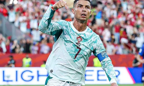 Ronaldo được FIFA trao danh hiệu hay nhất trận dù cả trận chỉ ghi bàn từ phạt đền, CĐV tranh cãi