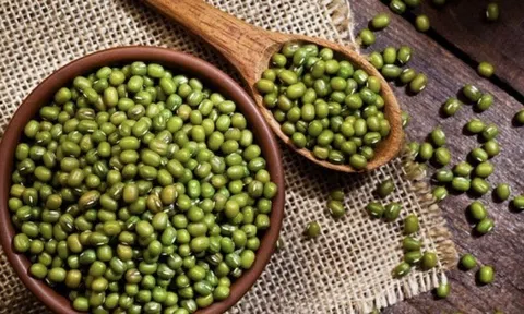 Chọn đúng, bảo quản chuẩn: Bí kíp để đậu xanh luôn thơm bùi, không bị mốc, mọt