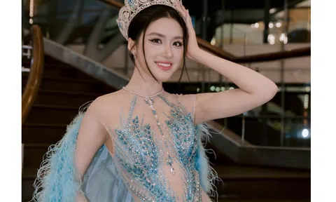 Hoa hậu Phương Oanh khoe vóc dáng gợi cảm, đường cong hút mọi ánh nhìn