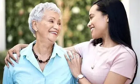 3 kiểu gia đình dễ khiến con lớn lên xa cách cha mẹ: Điều đáng sợ không nằm ở sự nghiêm khắc hay nuông chiều