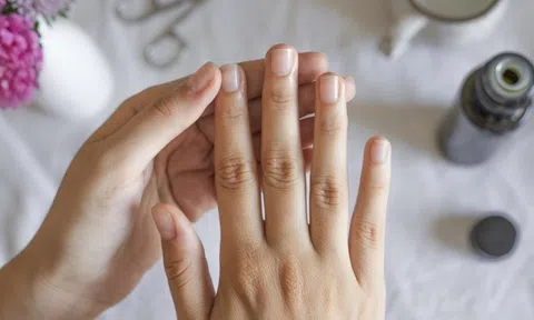 Chị em nên lưu ý: Những dấu hiệu cho thấy bộ móng của bạn đang kêu cứu