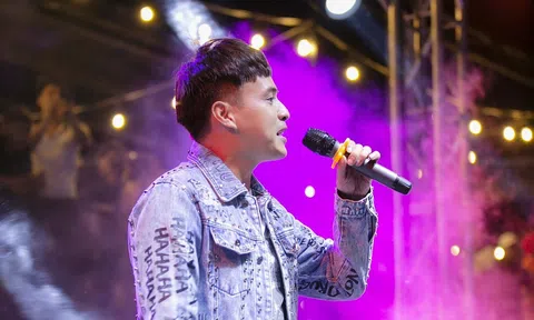 Hồ Quang Hiếu về Bình Dương biểu diễn trước hàng ngàn công nhân