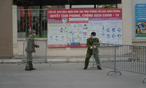 Xúc động dòng tin nhắn học trò viết cho cô hiệu trưởng bên trong khu cách ly ở Hà Nội