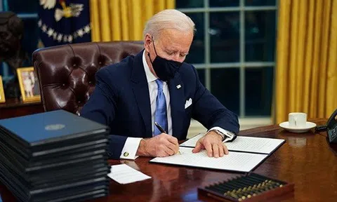 Tổng thống Joe Biden ký sắc lệnh đảo ngược chính sách nhập cư Mỹ