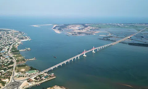 Cầu 950 tỷ đồng dài nhất miền Trung thông xe dịp Tết