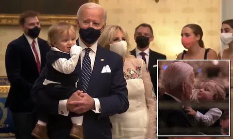 Hé lộ món đồ đặc biệt Tổng thống Joe Biden mang theo mình vào Nhà Trắng