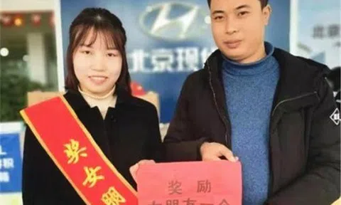 Mua ô tô "trúng" thêm bạn gái, nam thanh niên sốt sắng đưa ra lời đề nghị bất ngờ