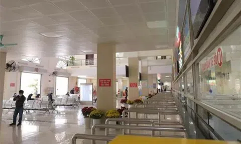 Hà Nội: Đường phố thưa vắng, giao thông êm thuận những ngày cuối năm Canh Tý