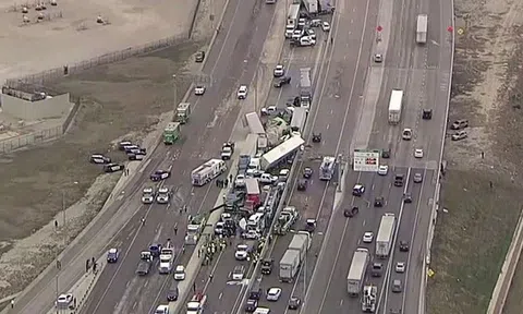 Kinh hoàng 100 xe ô tô đâm liên hoàn, đường cao tốc tại Mỹ "tê liệt"