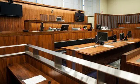 Người đàn ông bị bỏ tù vì quay lén 13 nữ sinh thay đồ bằng camera ẩn