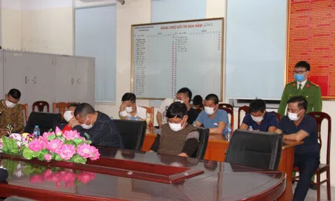 Phá sới bạc “khủng” ở Hưng Yên, bắt 24 con bạc và hơn 700 triệu đồng