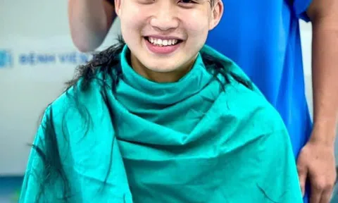 Ra ngõ là gặp anh hùng