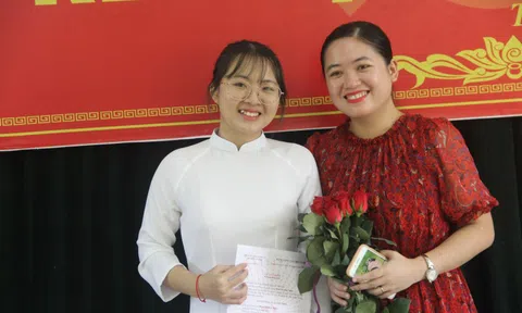 Nữ thủ khoa xinh đẹp khối C bật mí bí quyết đạt điểm cao