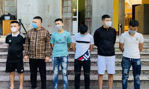 Chiêu hành hạ con nợ của nhóm đòi nợ thuê do Huy "đô" cầm đầu