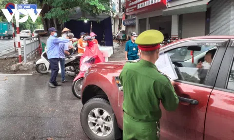 Gần 3 tuần thực hiện Chỉ thị 16, vẫn nhiều người Hà Nội ra đường lý do không chính đáng