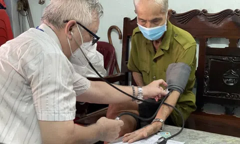 TP.HCM triển khai xe tiêm vắc-xin phòng COVID-19 lưu động tới tận nhà