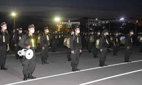 Điều 250 cảnh sát cơ động vào Bình Dương chống dịch Covid-19