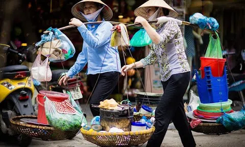 TP.HCM chi hơn 2.500 tỷ đồng hỗ trợ khẩn cấp: Áp dụng với những đối tượng nào?