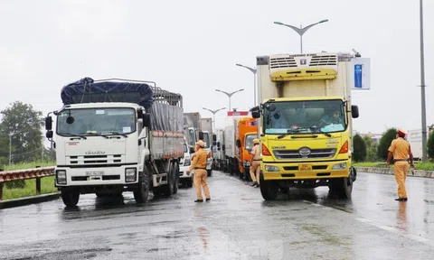 Bộ GTVT ra "tối hậu thư" yêu cầu bãi bỏ quy định gây cản trở lưu thông hàng hóa