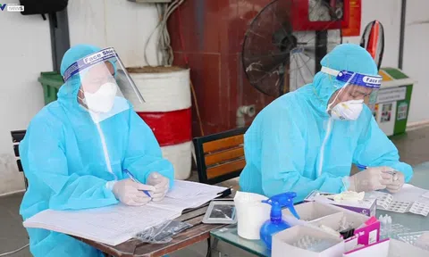 Trưa 28/8, Hà Nội thêm 28 ca nhiễm SARS-CoV-2, có 2 mẹ con nhiều lần đi chợ Ngọc Hà