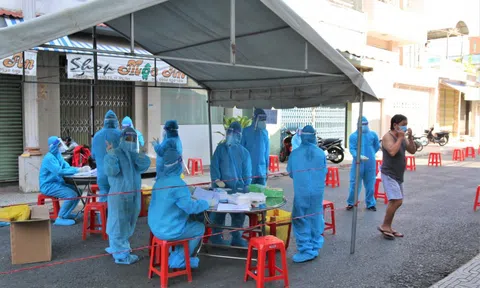 Bộ trưởng bộ Y tế lý giải việc số ca nhiễm hàng ngày trong cộng đồng tăng