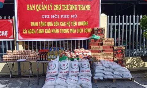 Người góp trứng, người nấu cơm chung tay hỗ trợ nhau qua đại dịch