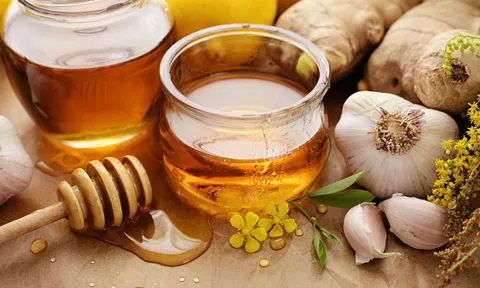 Mật ong là "thuốc quý" nhưng khi kết hợp với thực phẩm này lại rất hại