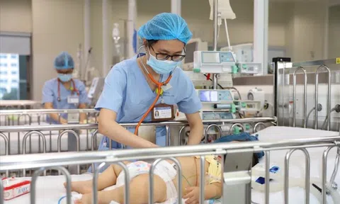 Bé gái 10 tuổi suy đa tạng sau khi bị gai nhọn đâm vào chân