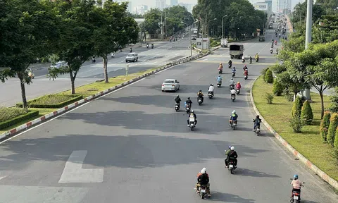 Những nhóm đối tượng cấp thiết nào được di chuyển giữa TP.HCM và các địa phương?