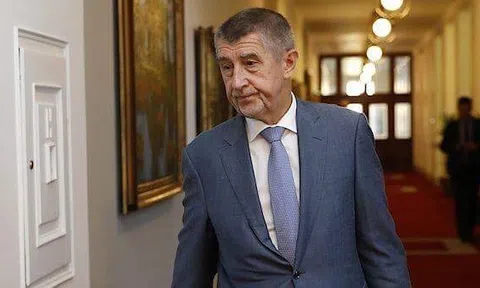 Giới chính trị thế giới phản ứng với Hồ sơ Pandora