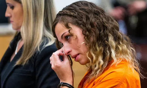 Lãnh 20 năm tù vì hành vi không thể chấp nhận, nữ giáo viên vẫn được chồng bảo vệ đến phút cuối