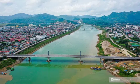 Chùm ảnh: Toàn cảnh cây cầu 600 tỷ qua sông Đà sau khi thông xe