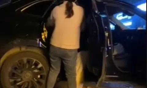 Bị vợ bắt quả tang ôm ấp tình nhân trong xe ô tô, gã chồng tệ bạc tuyên bố 1 điều khiến tất cả phẫn nộ