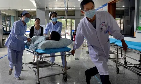 Thiếu niên 17 tuổi mắc ung thư đại tràng giai đoạn cuối, chuyên gia lập tức cảnh báo 6 thói quen nguy hiểm