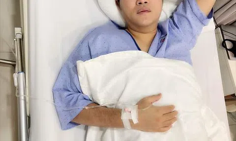 Ca sỹ Minh Quân nhập viện, chia sẻ hình ảnh tiều tụy khiến nhiều người lo lắng
