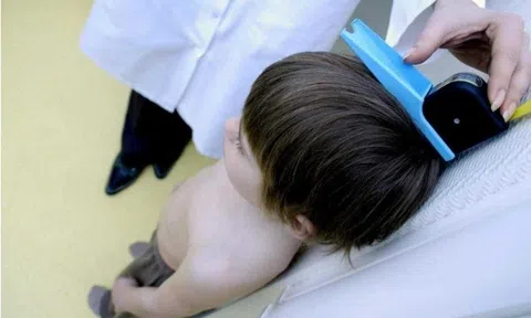 Mẹ tự hào vì con mới 13 tuổi đã cao 1m60, thông báo của bác sĩ khiến chị “chết lặng”