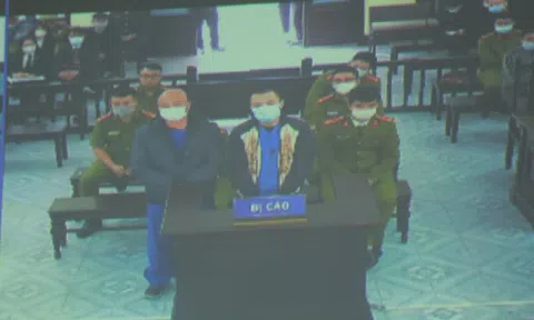 Xét xử Đường "Nhuệ" và Tiến "Trắng": Bị cáo lớn tiếng gọi luật sư là "thằng già" giữa phiên tòa