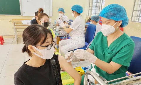 Hà Nội xây dựng kế hoạch tiêm vaccine ngừa Covid-19 mũi 3, mũi 4 cho người trên 18 tuổi