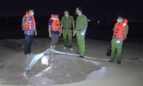 Bộ Công an bắt 24 tàu hút cát trái phép trên sông Văn Úc