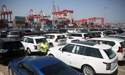 Lý do lượng ô tô nhập khẩu về Việt Nam tăng đột biến trong tháng 10