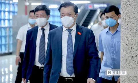 Phó Thủ tướng trải nghiệm tàu Cát Linh - Hà Đông trong ngày khai thác chính thức