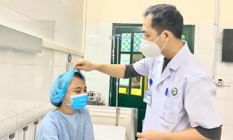 Cứu thành công bé gái bị bệnh động kinh hành hạ suốt 12 năm