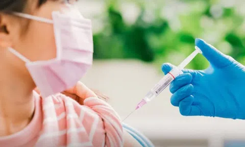 Lời khuyên của bác sĩ khi tiêm vắc xin phòng Covid-19 cho trẻ em