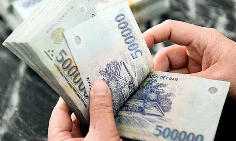 Lùi cải cách tiền lương, lương cán bộ, công chức năm 2022 tăng, giảm thế nào?