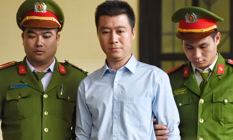 Hủy quyết định giảm thời hạn chấp hành án tù, Phan Sào Nam phải quay lại trại giam