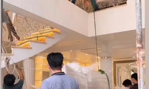 Lệ Quyên khoe biệt thự dát vàng nhưng bị tóm lỗi sai khó đỡ