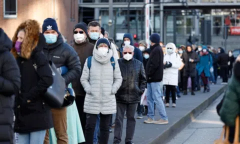 WHO cảnh báo châu Âu có thể có thêm 700.000 người chết vì Covid-19 tính tới tháng 3/2022