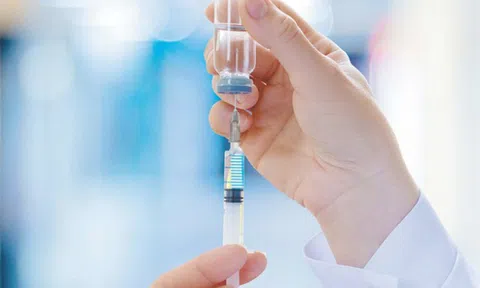 Bộ Y tế hoả tốc điều chuyên gia hỗ trợ Thanh Hoá cấp cứu, điều trị trường hợp sự cố tiêm chủng vaccine